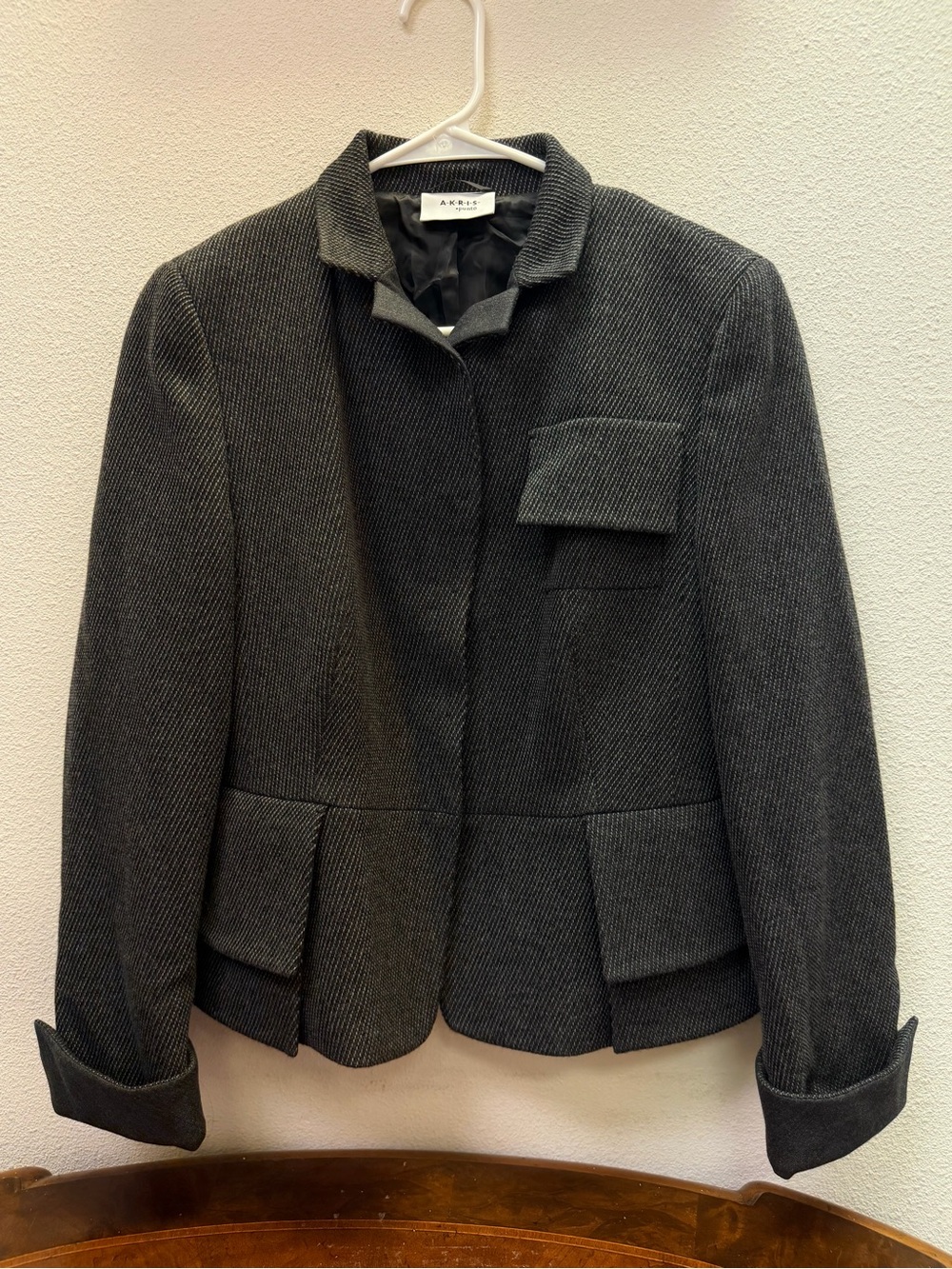 Akris punto 100% Wool Womens Blazer Jacket in Charcoal Gray